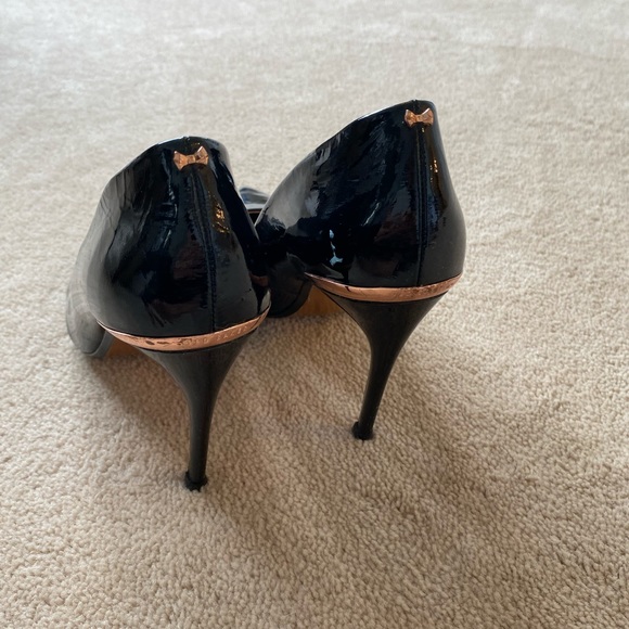 Ted baker patent pumps size 40.5. - Picture 2 of 4